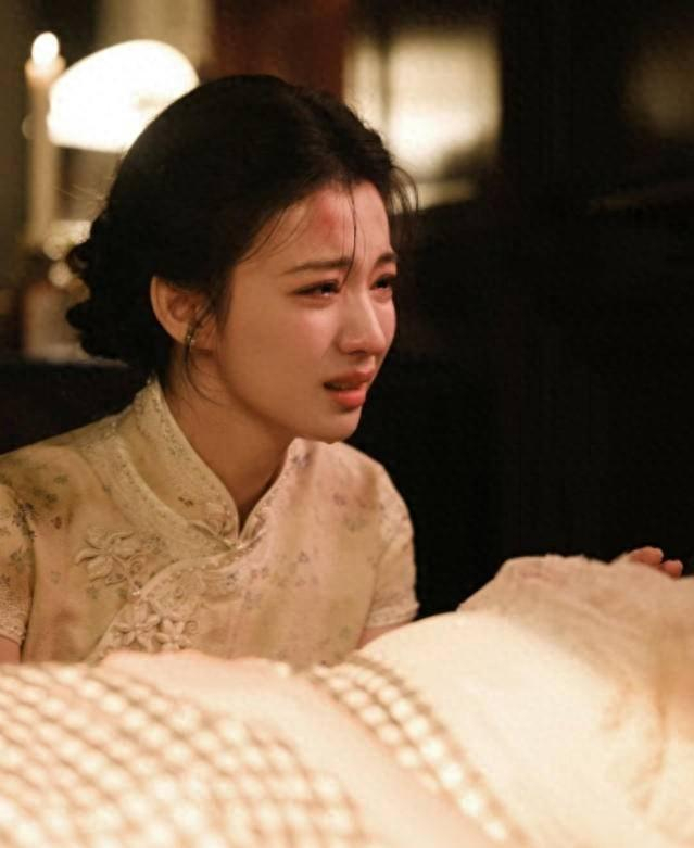 女演员拍哭戏后手臂突发风团痒到失眠，医生：情绪激动诱发“胆碱能性荨麻疹”